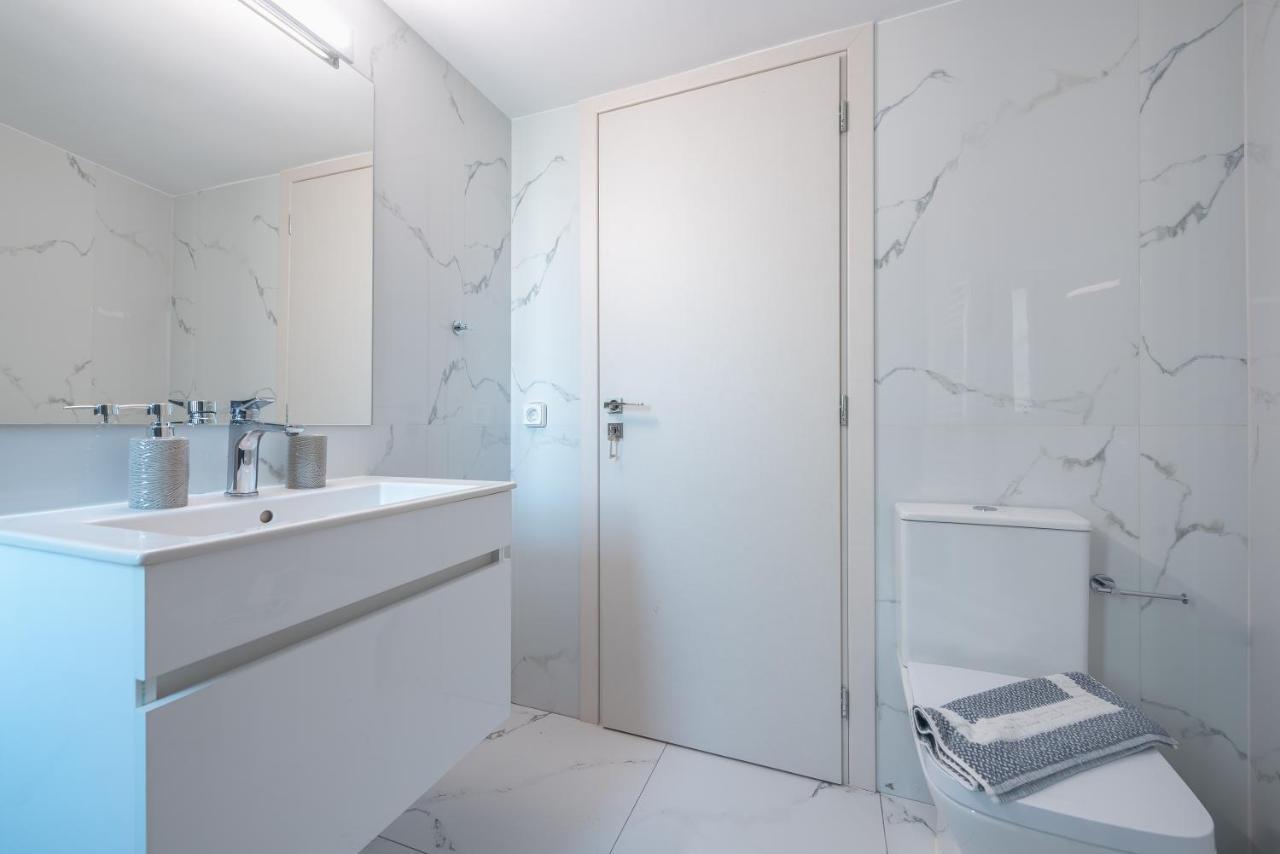 Newly Renovated Apt In The Heart Of Kerameikos Athens Exterior photo