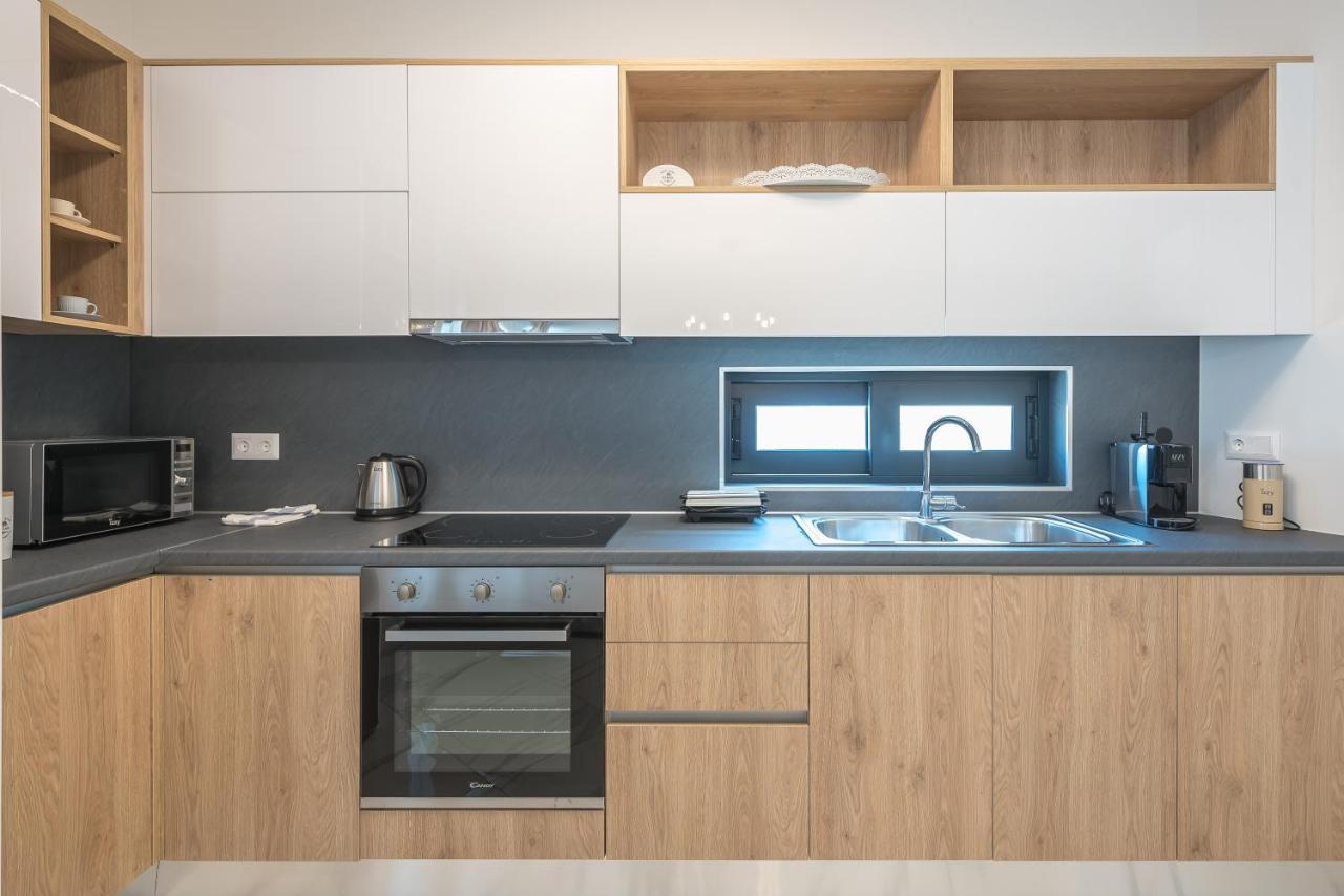 Newly Renovated Apt In The Heart Of Kerameikos Athens Exterior photo